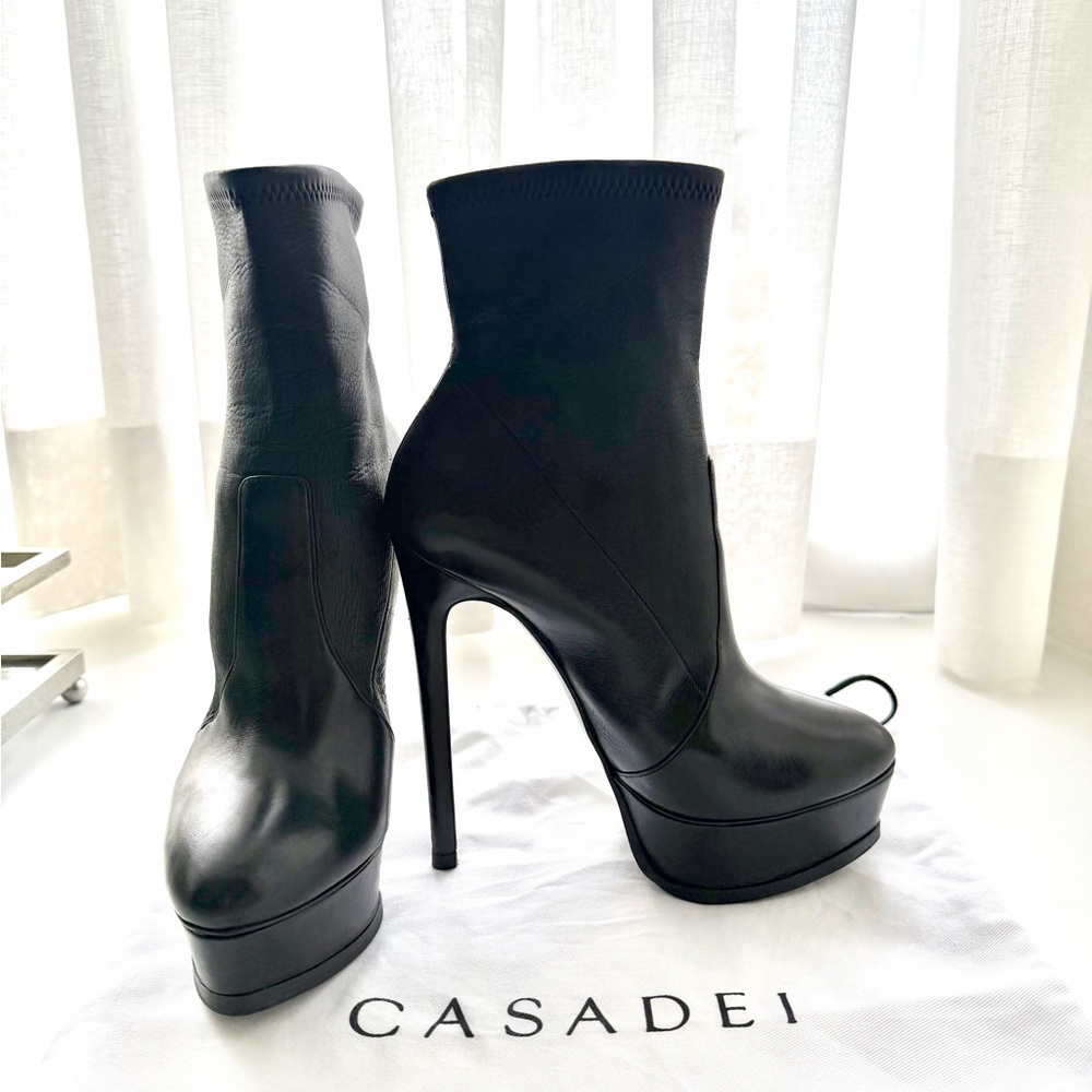 Casadei Elegant Black Heeled Boots - Picture 1 of 5